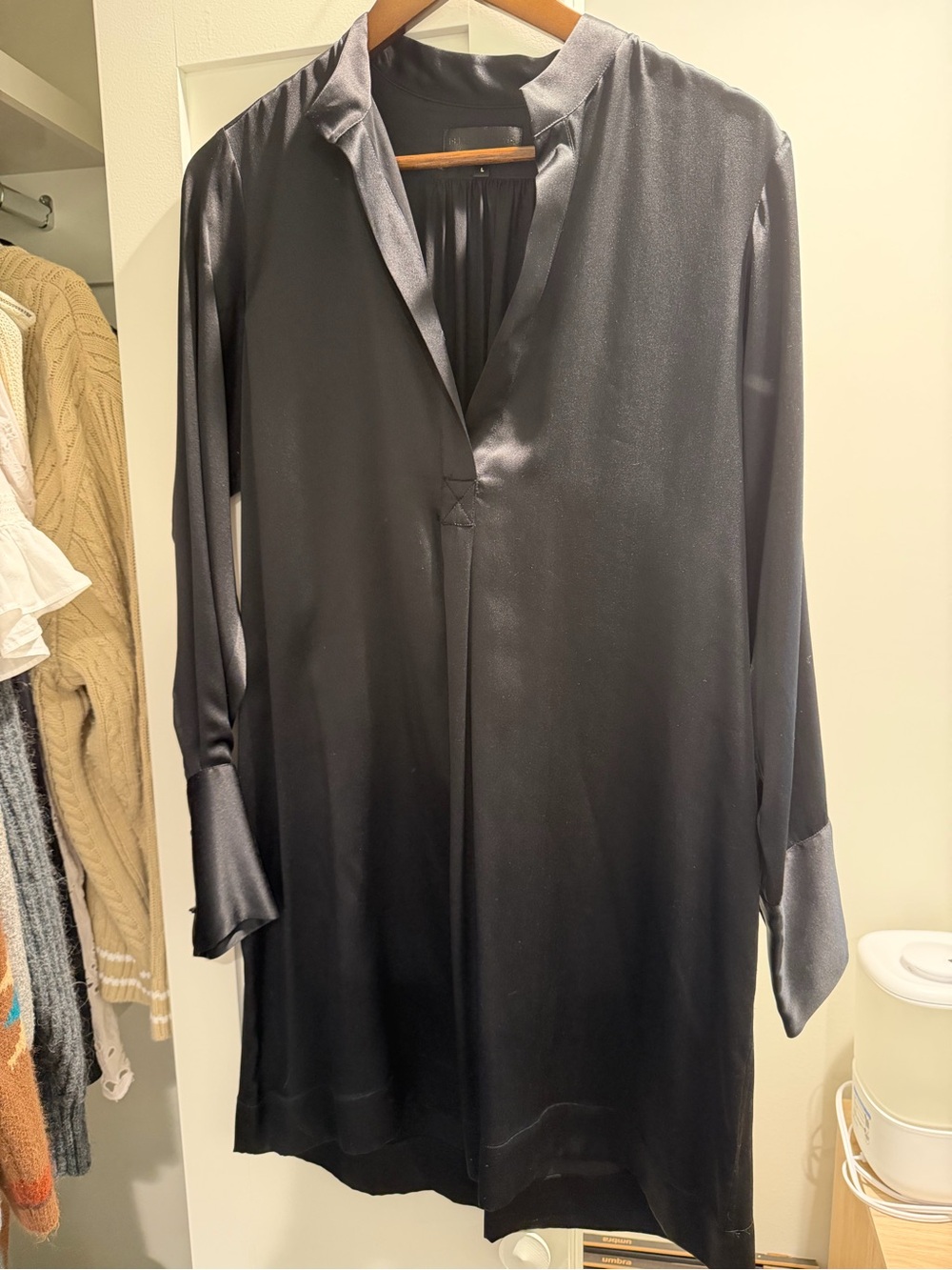 Nili Lotan Black Silk Long-Sleeve Shift Dress